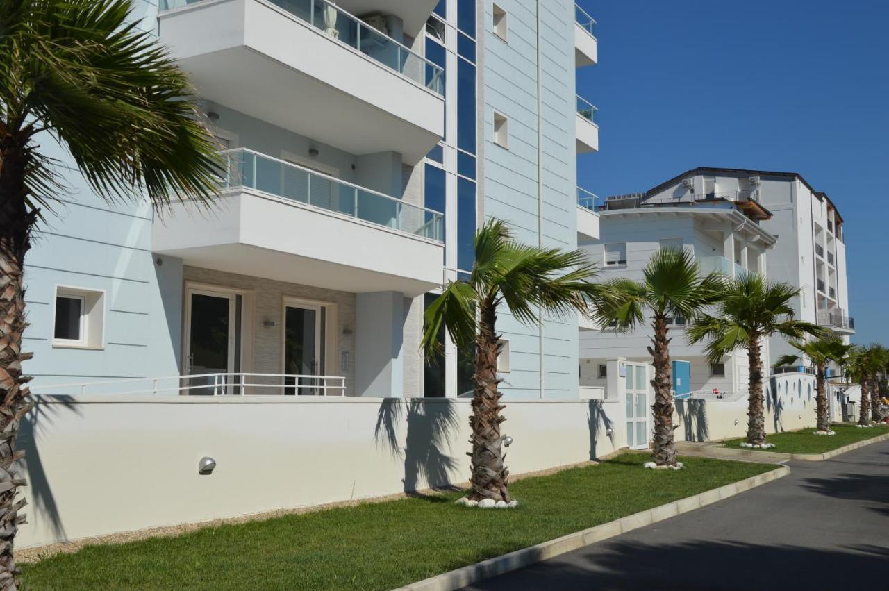 Case Vacanze Blue Bay Resort Roseto Degli Abruzzi Dış mekan fotoğraf