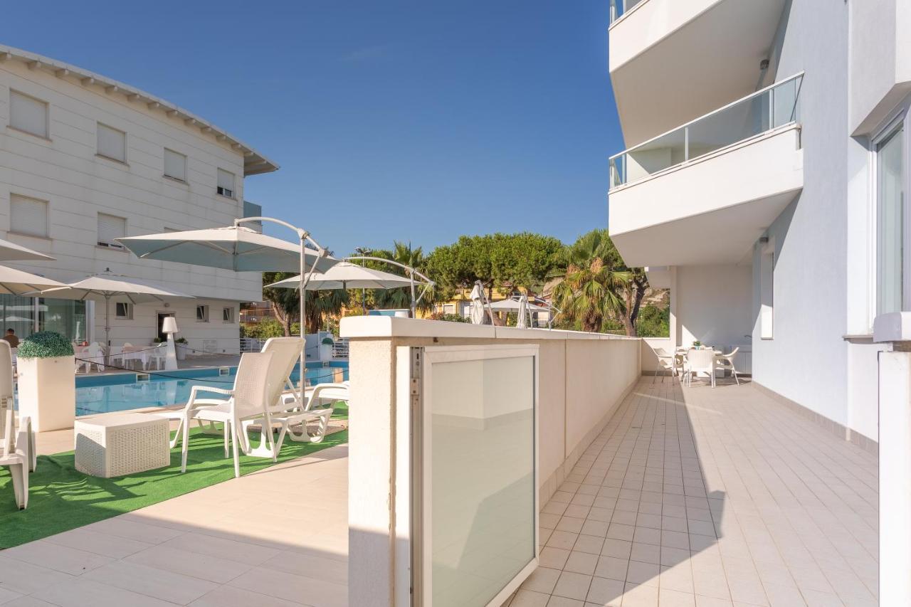 Case Vacanze Blue Bay Resort Roseto Degli Abruzzi Dış mekan fotoğraf