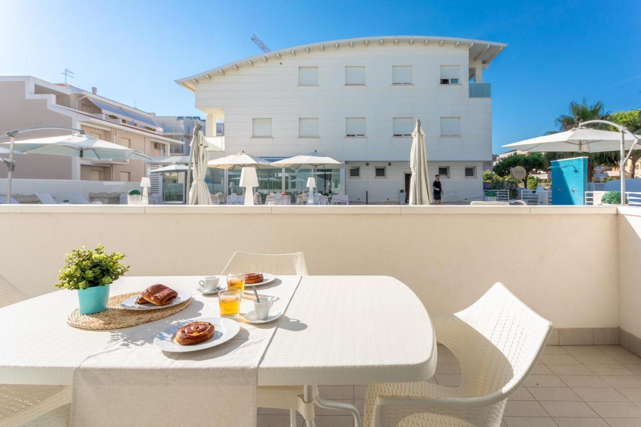 Case Vacanze Blue Bay Resort Roseto Degli Abruzzi Dış mekan fotoğraf