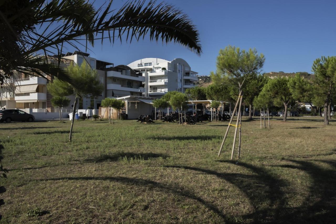 Case Vacanze Blue Bay Resort Roseto Degli Abruzzi Dış mekan fotoğraf