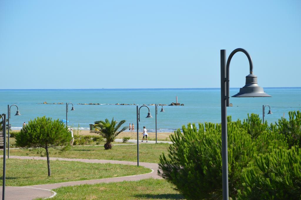 Case Vacanze Blue Bay Resort Roseto Degli Abruzzi Oda fotoğraf