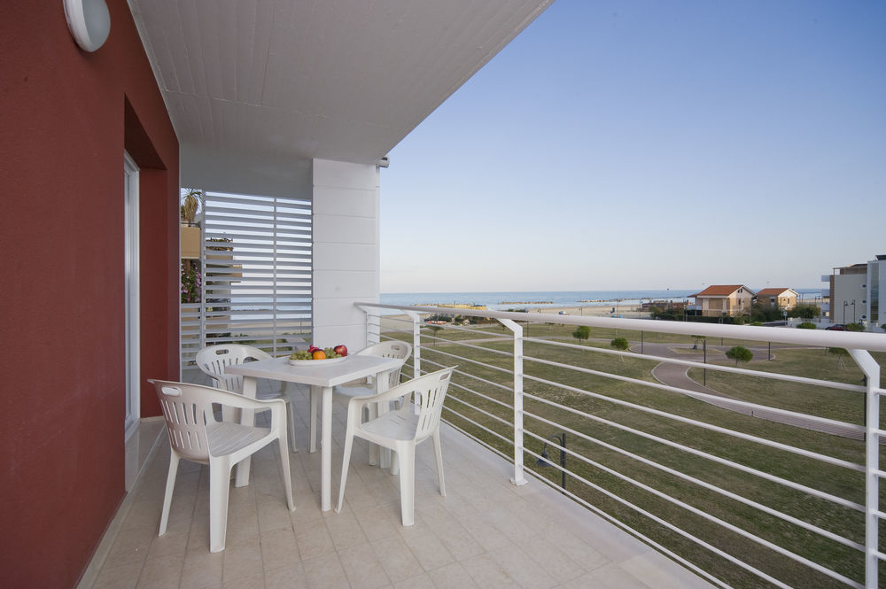 Case Vacanze Blue Bay Resort Roseto Degli Abruzzi Dış mekan fotoğraf