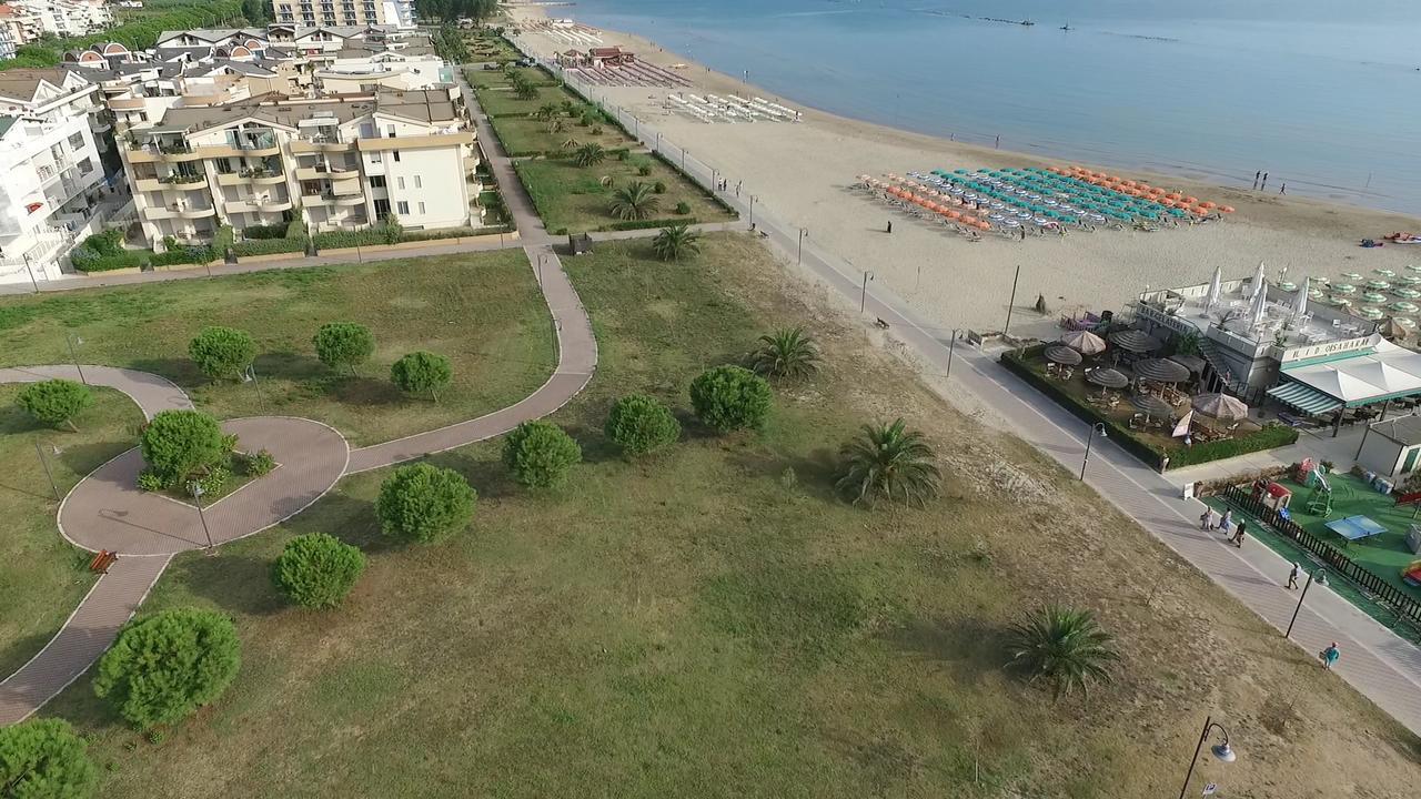 Case Vacanze Blue Bay Resort Roseto Degli Abruzzi Dış mekan fotoğraf